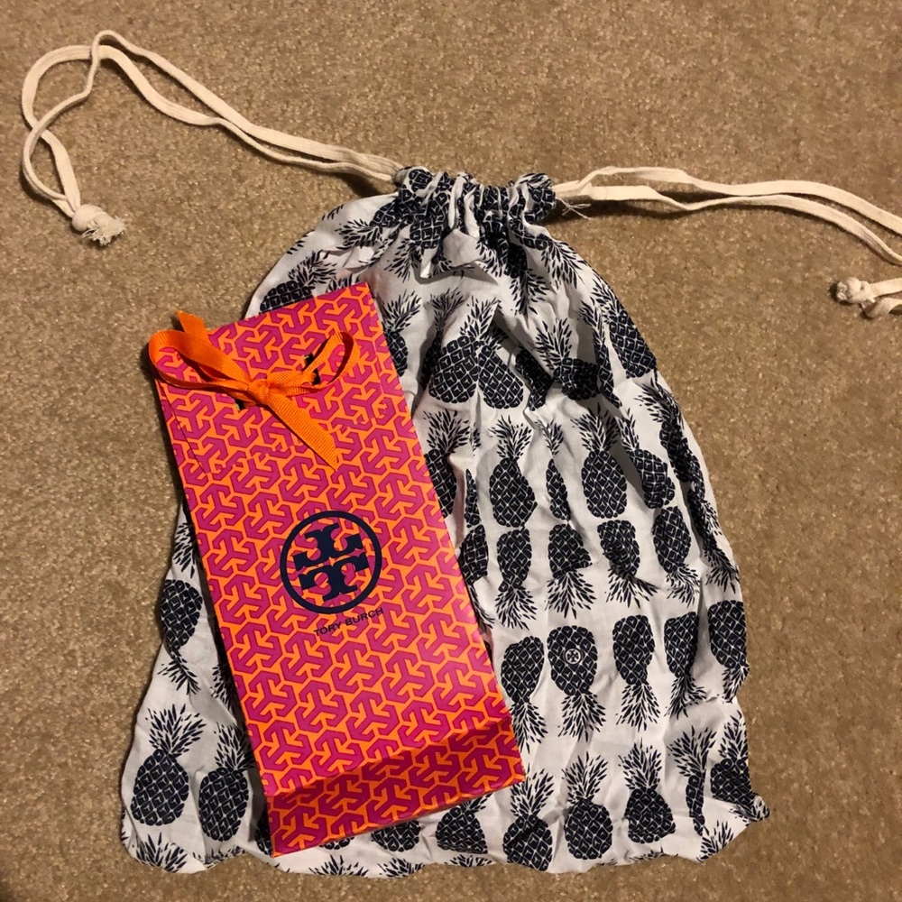 Tory Burch bag with pineapple sac
